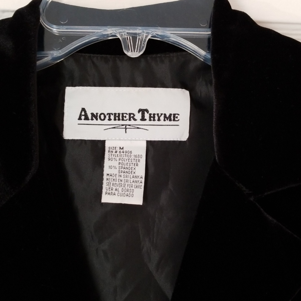 Velvet Jacket - Picture 3 of 4